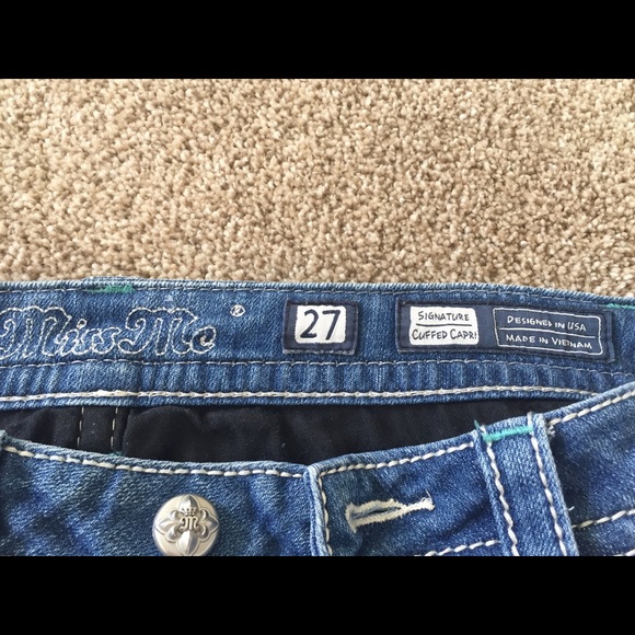 Miss Me Wing & Flower Capri denim. - Picture 7 of 9